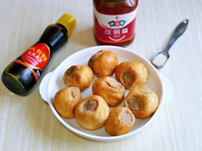 准备做酱香面筋塞肉的调料。