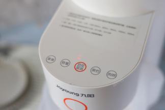 轻触功能键，选择“米糊”，容量“0.9升”。