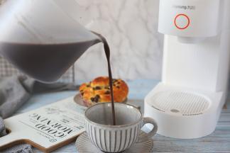 米糊倒入杯中就可以喝啦。