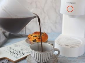 米糊倒入杯中就可以喝啦。