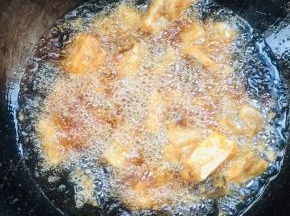 七成油温下锅炸！