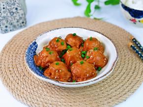 简单又好吃的酱香面筋塞肉。