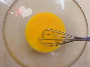 倒入椰浆，搅拌均匀。