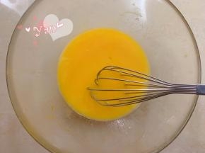 倒入椰浆，搅拌均匀。