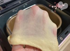 能拉出透明的薄膜。