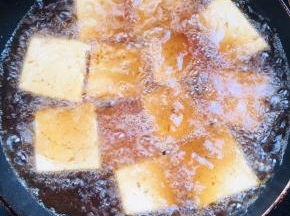 七成油温下锅炸！