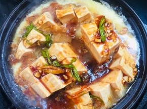 放入少许的水煮开，咕噜3分钟左右！