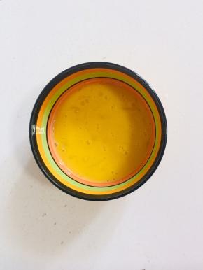 鸡蛋打散备用！