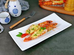 取出装盘，撒上葱花。