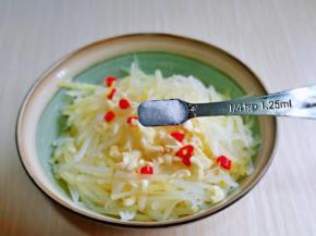 再按个人口味加入盐。