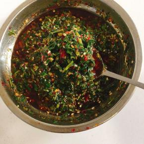 搅拌均匀即可食用！拌饭，拌面条，夹馒头都特别好吃！