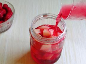 再加入蔓越莓果汁。