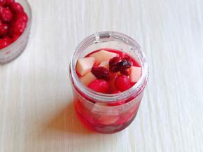 最后加入蔓越莓干，新鲜蔓越莓。