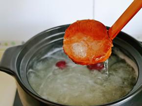 熬到胶质浓稠即可。