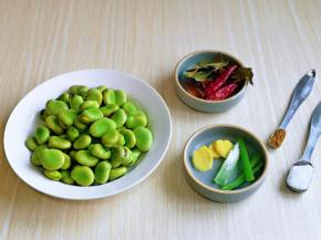 准备食材，蚕豆我买的人家剥好的～