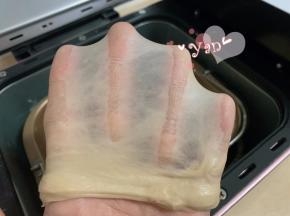 能拉出透明的薄膜。