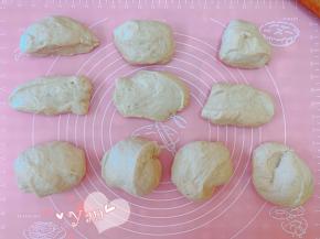 其中一份面团分成6份，另一份面团分成4份。