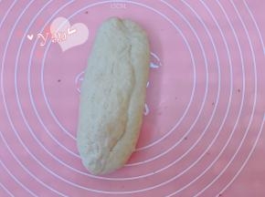 两边往中间对折。