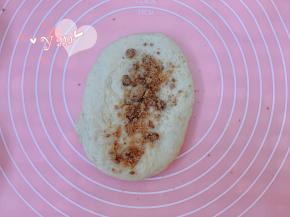 翻面，中间撒上冲绳黑糖。