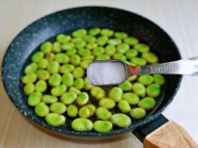 再按个人口味加入盐。