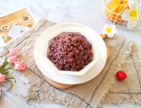 做好的糙米脱糖饭粒粒分明。