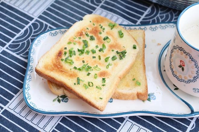 葱香黄油吐司片