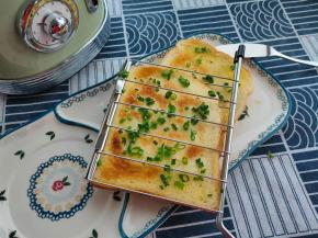 到时间跳出来就可以了，香味十足超级好吃，再来一杯豆奶，今天又是美好的一天。