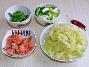 准备好所有食材。