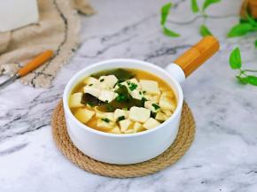 盛出装入汤碗中。