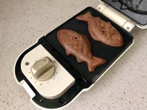 盖上轻食机，烤制3分钟即可。