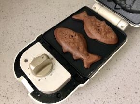 盖上轻食机，烤制3分钟即可。