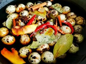 加入没过食材的啤酒，大火煮开后转小火煮25分钟。