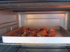 8.烤箱220度预热后放入烤箱，烤15分钟