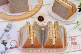 淡奶油+无糖豆浆粉+糖打发，装入裱花袋里，挤入戚风里,筛上黄豆粉即可。