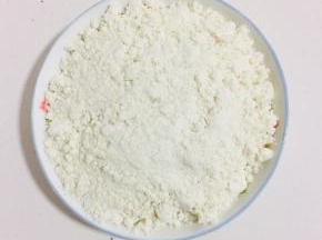 揉搓好后，倒在盘子里！