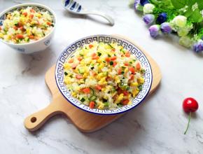 营养丰富粒粒分明的蛋炒脱糖饭。