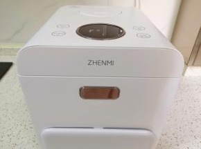 按“开始”键启动，坐等美味的藜麦脱糖饭出锅。