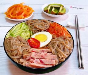 搭配麻辣猪皮和猕猴桃一起吃太棒了