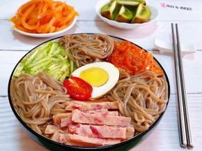 搭配麻辣猪皮和猕猴桃一起吃太棒了