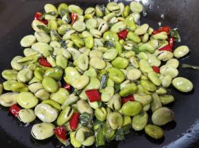 翻炒均匀关火出锅。