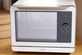 东芝7200蒸烤箱设置烘烤功能，温度设置170度，时间25分钟（预热时间为10分钟）。