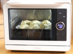 放入预热好的7200烤箱内，烘烤的时间为15分钟左右。