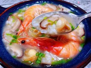 海鲜粥入口鲜嫩爽口让人回味无穷