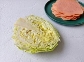 准备食材与糖醋汁。