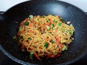 翻炒均匀即可盛盘。