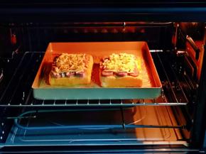 入烤箱中层，上下185度烤20分钟。