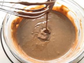 搅拌至顺滑无颗粒状态