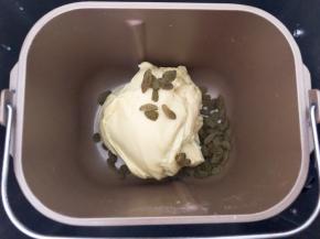 放入葡萄干揉均匀即可