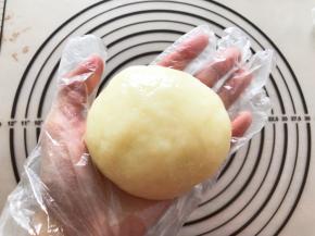 蒸熟以后揉均匀，放入冰箱冷藏30分钟