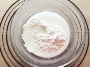 糯米粉和开水混合